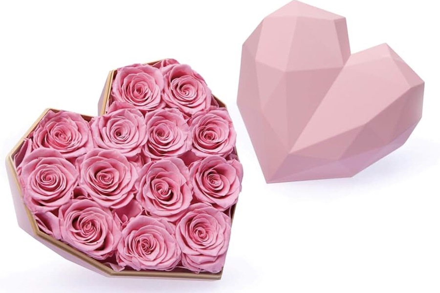 How to Incorporate Forever Rose Boxes in Event Décor for a Touch of Luxury